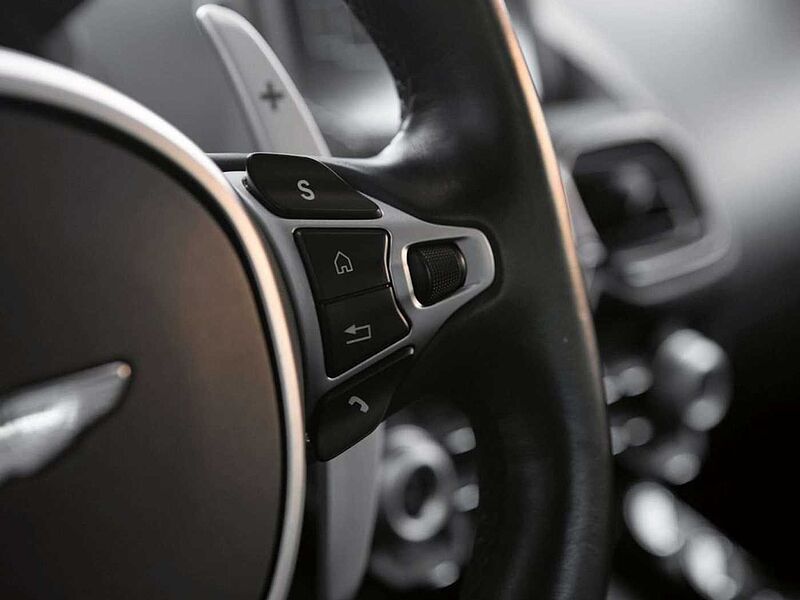 Aston Martin Vantage ROADSTER