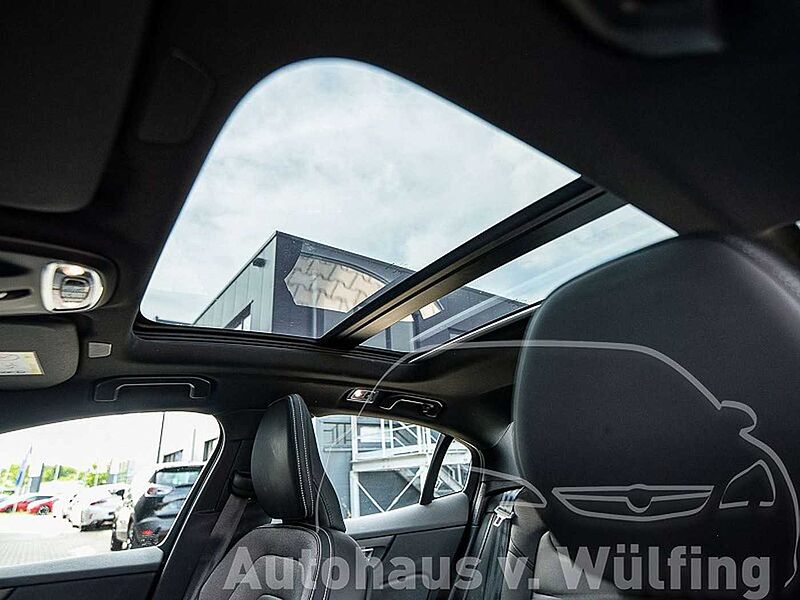 Volvo S60 R Design T8 Recharge Plug-In Hybrid AWD