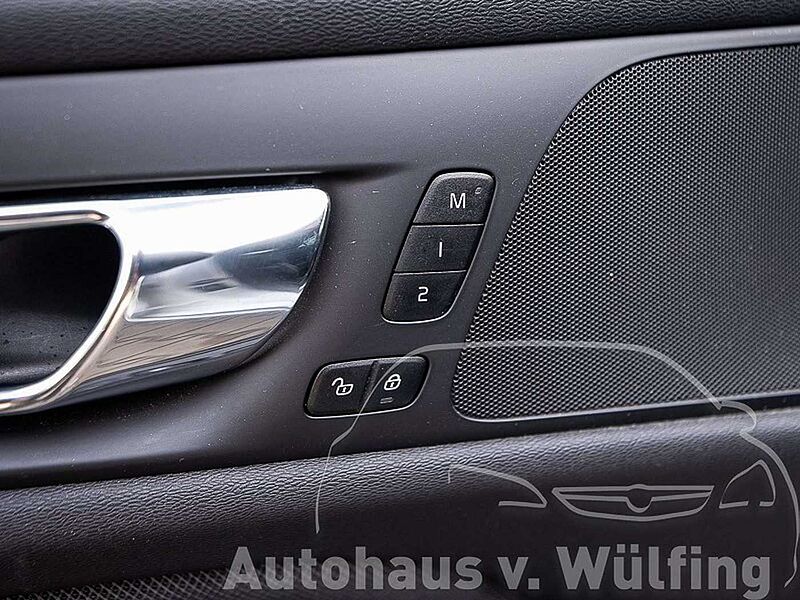 Volvo S60 R Design T8 Recharge Plug-In Hybrid AWD