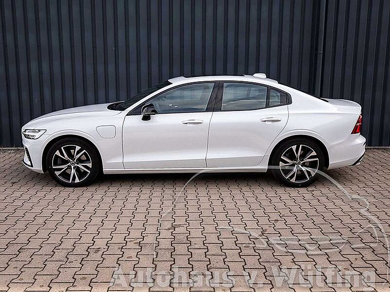 Volvo S60 R Design T8 Recharge Plug-In Hybrid AWD